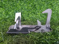 Крюк капота Volkswagen Tiguan