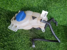 Расширительный бачок Audi A8