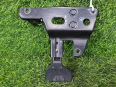 Крюк капота Audi A4