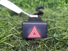 Кнопка аварийной сигнализации Audi A4