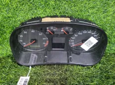 Панель приборов Volkswagen Golf