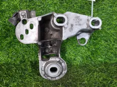 Кронштейн двигателя Audi A4