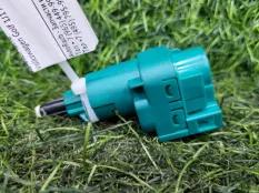 Датчик стоп сигнала Volkswagen Golf