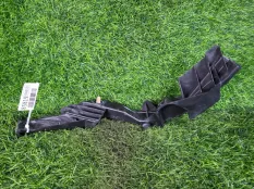 Направляющая заднего бампера Volkswagen Golf