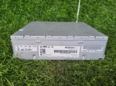 Блок управления магнитолой Audi A6