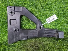 Направляющая переднего бампера Audi A6