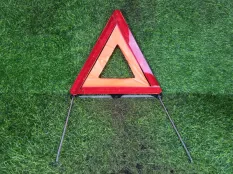 Знак аварийной остановки Ford Focus 3