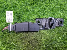 Доводчик двери багажника Audi A6