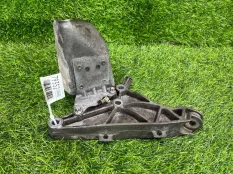 Кронштейн крепления КПП Opel Astra