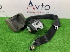 Ремень безопасности Audi A4