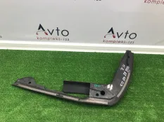 водосток багажника Audi A8
