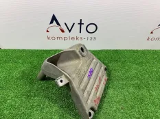 Кронштейн двигателя Audi A8