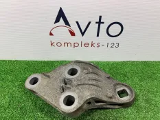 Кронштейн двигателя Audi A8