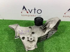 Кронштейн двигателя Audi A8