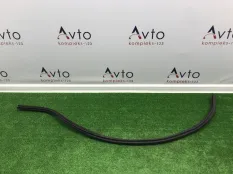 Уплотнитель капота Audi A3