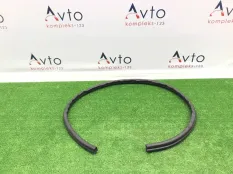 Уплотнитель капота Audi A3