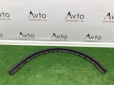 Уплотнитель капота Audi A4