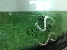 Стекло глухое Volkswagen Passat Variant