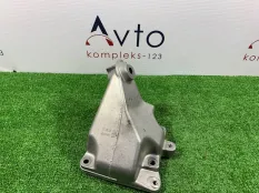 Кронштейн двигателя Mercedes-Benz E-Class