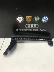 Направляющая стекла двери Audi Q7