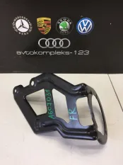 Кронштейн воздушного насоса Audi A6