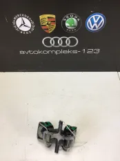 Петля крышки багажника Volkswagen Tiguan