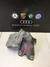 Кронштейн двигателя Audi A4