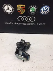 Петля двери Mercedes-Benz C-Class
