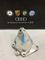 Опора двигателя Mercedes-Benz E-Class