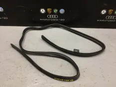 Уплотнитель капота Mercedes-Benz E-Class