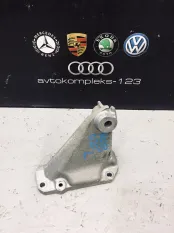 Кронштейн двигателя Mercedes-Benz C-Class