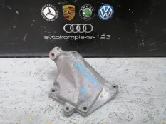 Кронштейн двигателя Mercedes-Benz R-Class