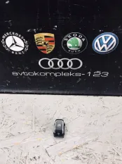 Кнопка стеклоподъемника Audi A6