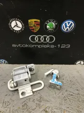 Петля двери Audi A3