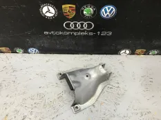 Кронштейн двигателя Audi A4