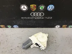 Моторчик стеклоподъемника Audi A4