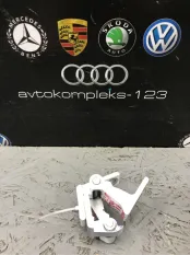 Петля двери Audi A5