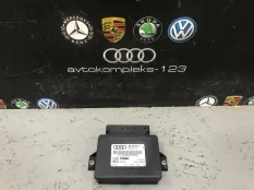Блок управления стояночным тормозом Audi A4