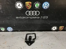 Ответная часть замка капота Mercedes-Benz B-Class
