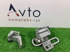 Петля двери Audi TT