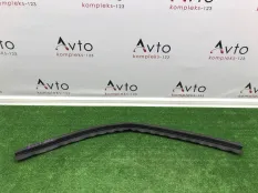 Уплотнитель капота Audi A5