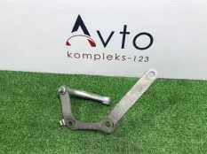 Кронштейн катализатора Mercedes-Benz C-Class