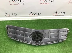 Решетка радиатора Mercedes-Benz C-Class