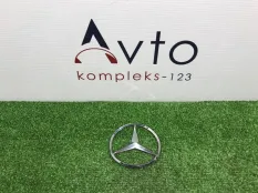 Эмблема Mercedes-Benz C-Class