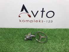 Эмблема Mercedes-Benz C-Class