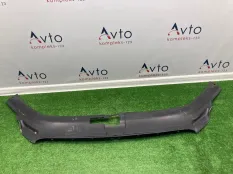 Кожух замка капота Audi Q7
