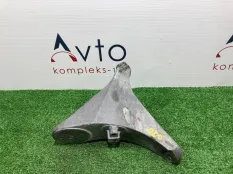 Кронштейн двигателя Audi Q7