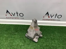 Кронштейн двигателя Mercedes-Benz E-Class