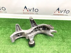 Кронштейн генератора Volkswagen Touareg