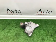 Кронштейн компрессора Volkswagen Golf